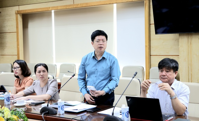 Lãnh đạo Vụ BHYT, Cục Quản lý Khám chữa bệnh và Viện Chiến lược và Chính sách Y tế phát biểu.